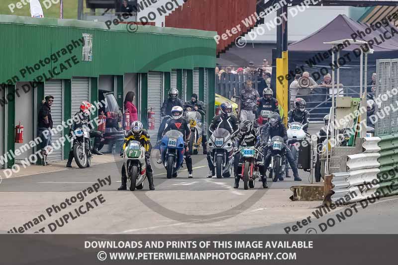 Vintage motorcycle club;eventdigitalimages;mallory park;mallory park trackday photographs;no limits trackdays;peter wileman photography;trackday digital images;trackday photos;vmcc festival 1000 bikes photographs